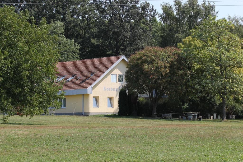 Hotel Korona Szallo Nagykanizsa Exterior foto